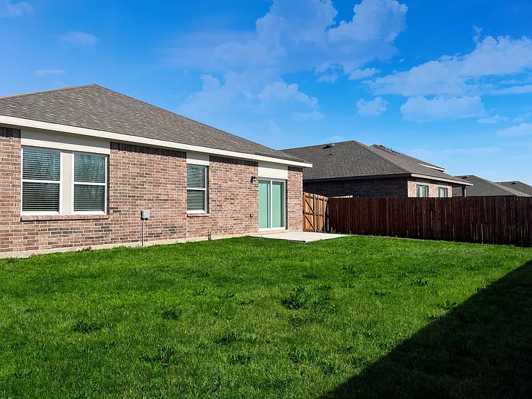 35 Glen Crossing Rd — Photo 25