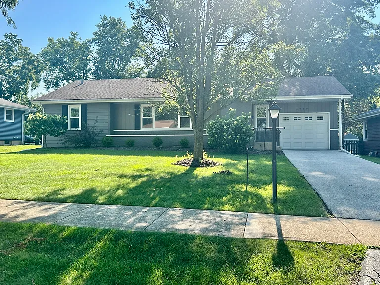 3940 Forest Ave — Photo 1