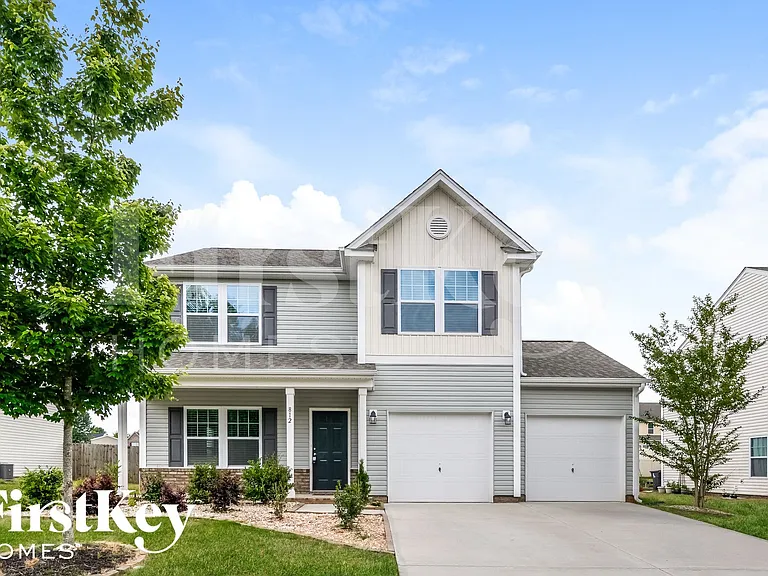 812 Southridge Dr — Photo 1