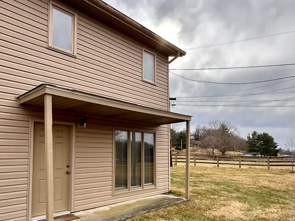 138 Valley View Dr APT 11, Abingdon, VA 24210