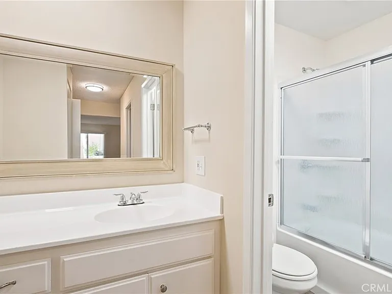 15425 Sherman Way #101 — Photo 10