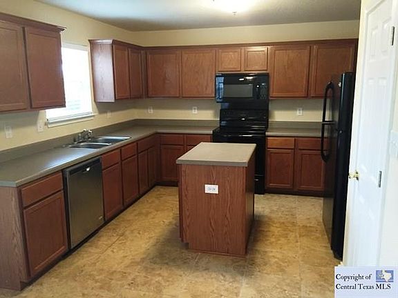 3rd image of 333 Hummingbird Dr