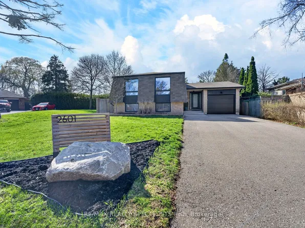 2601 Windjammer Rd, Mississauga, ON L5L 1H7
