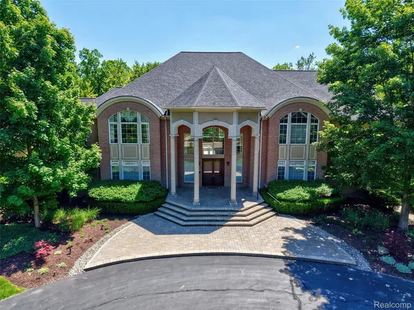 8479 Misty Mdws, Grand Blanc, MI 48439