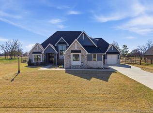 6480 N Bluesage Dr, Owasso, OK 74055