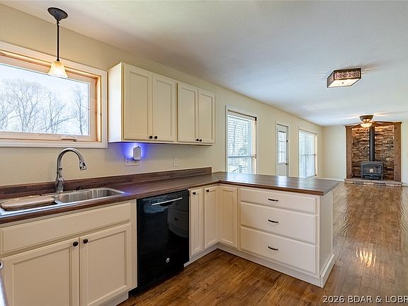 3rd image of 4 Kiefer Rd
