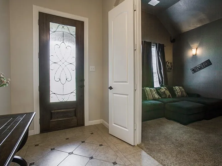 181 Hampton Dr — Photo 12