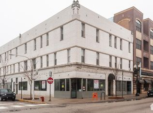 930 W Belmont Ave APT 301, Chicago, IL 60657