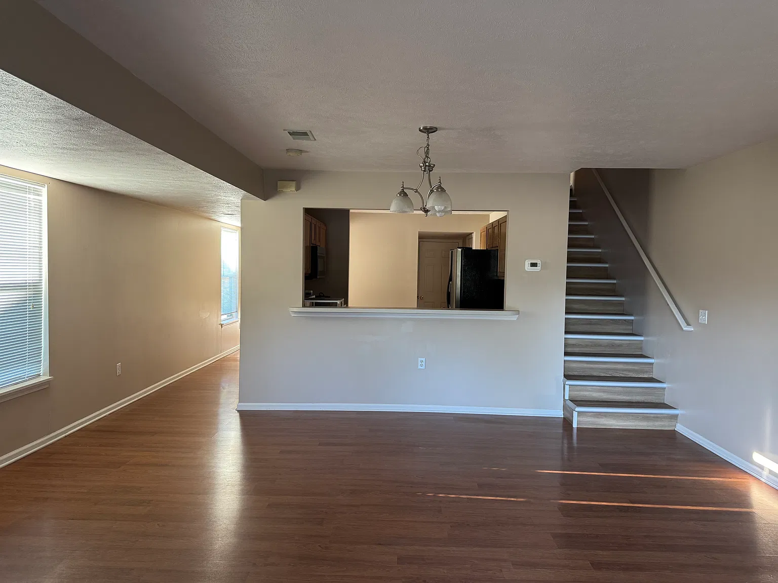 3 bed, 2.5 bath, 1650 sqft, $2,300 — Photo 4