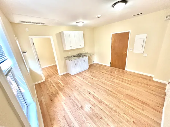 133 W Main St, Waterbury, CT