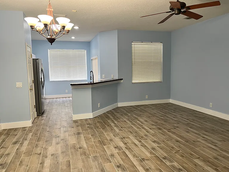 624 Black Lion Dr NE — Photo 2