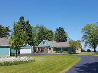 164 Lake Shore Rd, Grafton, WI 53024