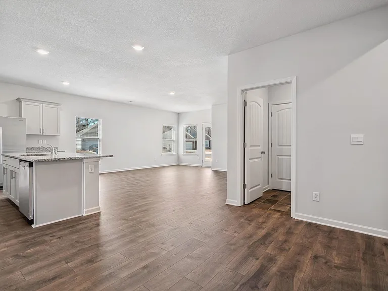 85 Kipling Dr — Photo 15