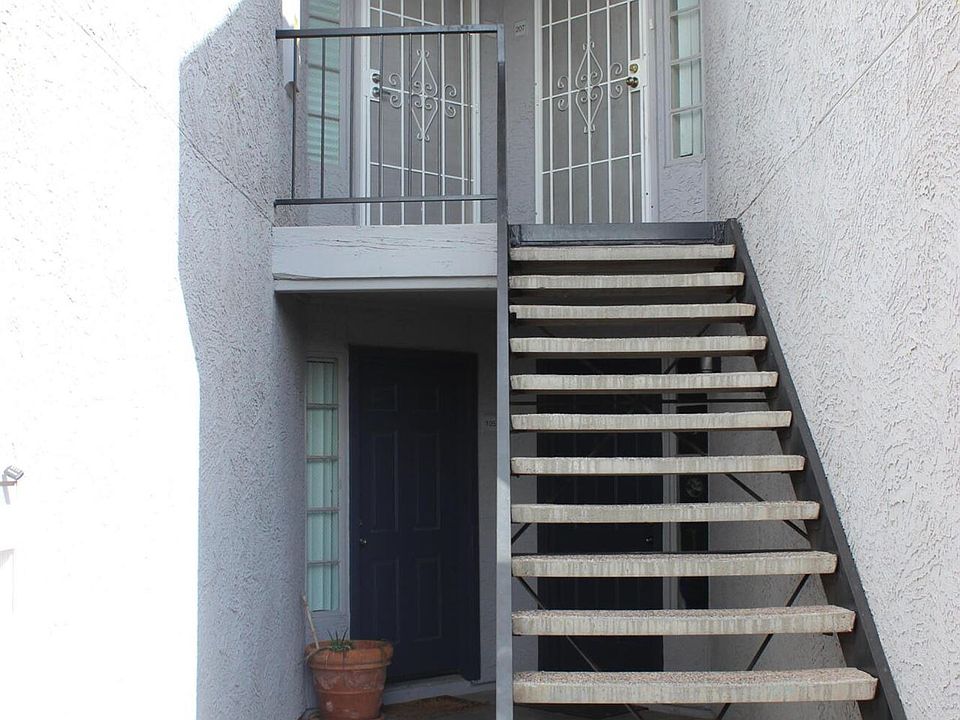 1st image of 4410 N Longview Ave Unit 207