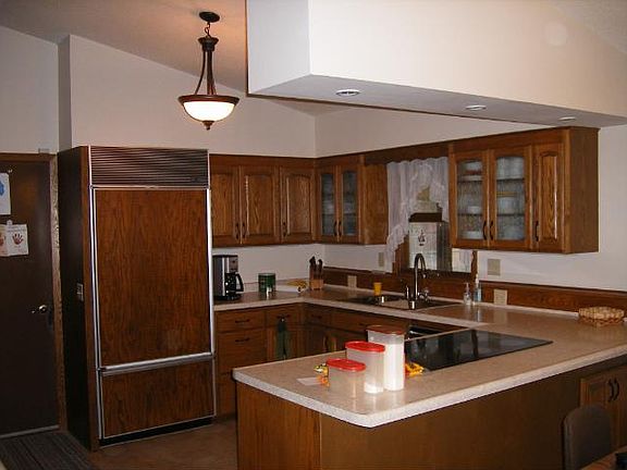 5th image of 7524 Douglas Dr N