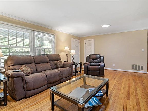 5th image of 4100 Picardy Dr