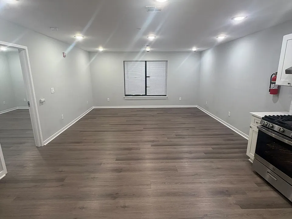 192-196 Lafayette St #1