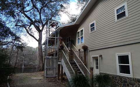 4th image of 498 SW Manatee Ter
