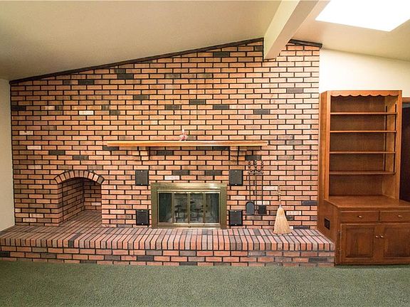 3rd image of 4127 Rosehill Dr
