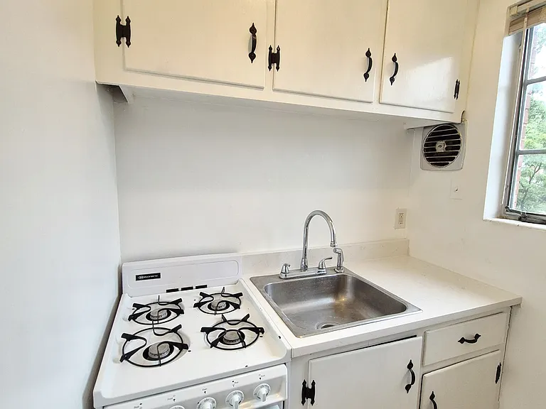 3230 W Grace St #3 — Photo 10