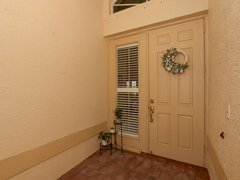 421 NW Sunview Way — Photo 6