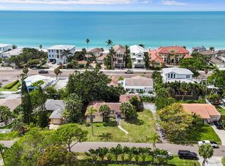 15706 1st St E, Redington Beach, FL 33708