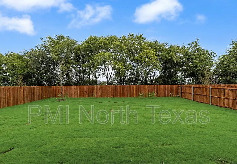 1404 Winters Way — Photo 21