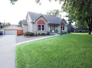 5873 Pickard Dr, Toledo, OH