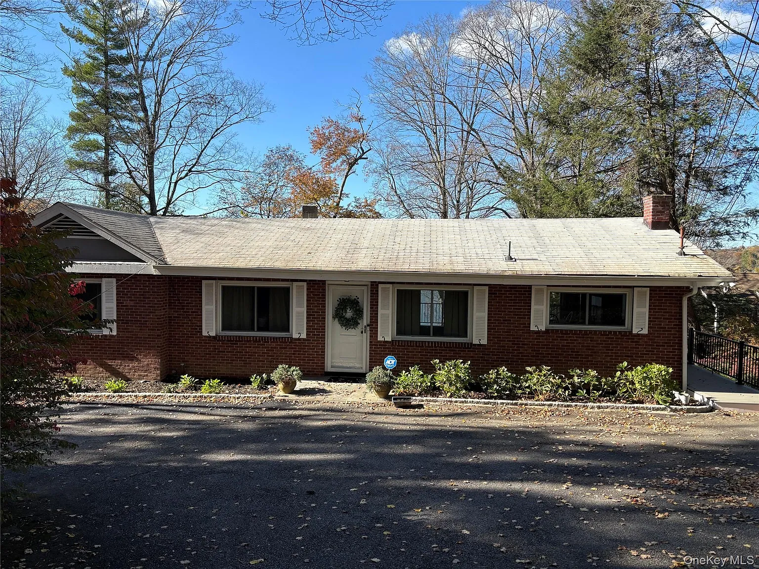 3 bed, 2.5 bath, 1350 sqft, $6,000 — Photo 1