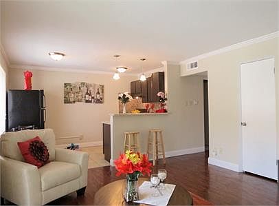 4th image of 4352 Walker Ln APT B