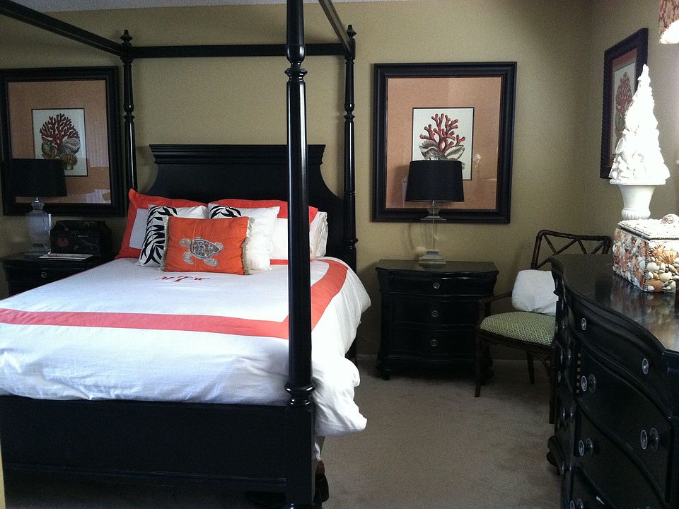 2nd image of 121 Woodland Pl