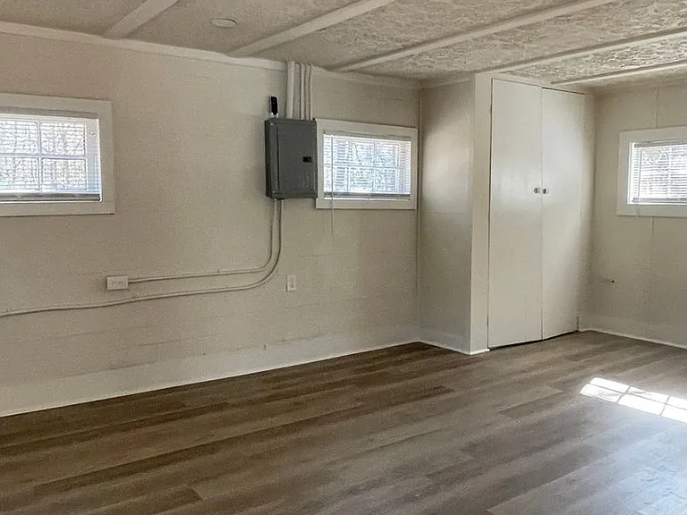 2062 Prince Ave — Photo 4