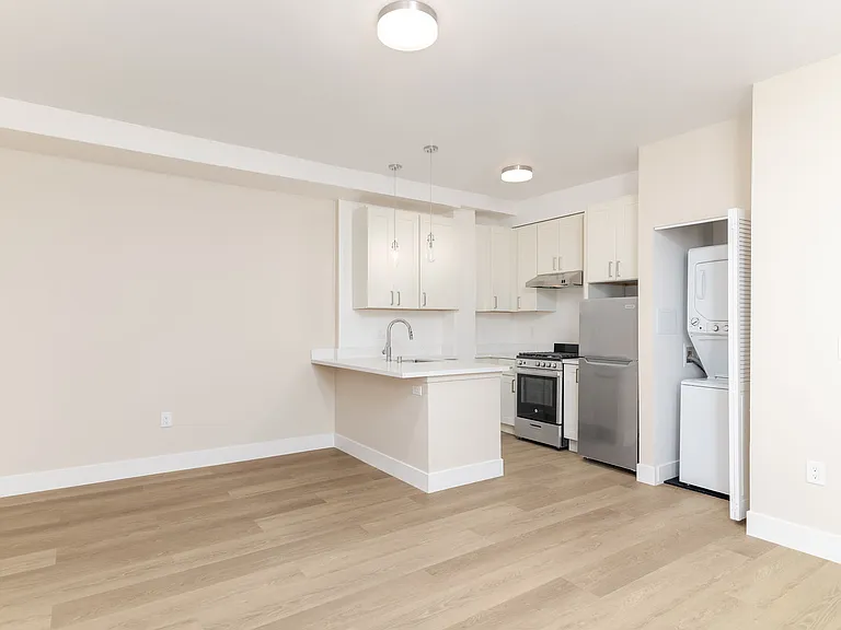 1835 Vallejo — Photo 34