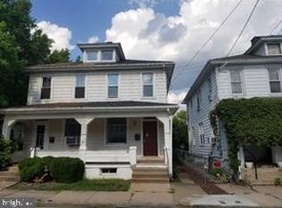 65 N 2nd St, Hamburg, PA 19526