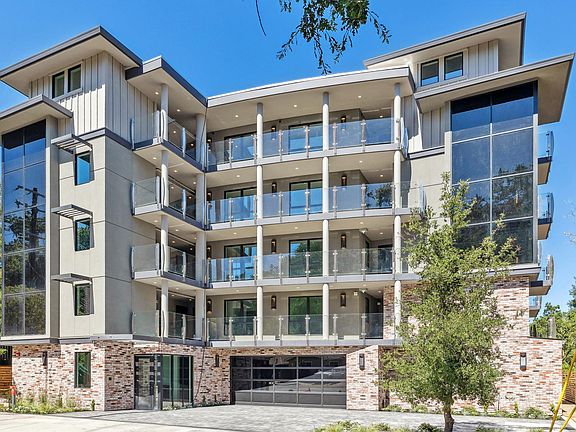 3rd image of 1665 Carmel Dr #201