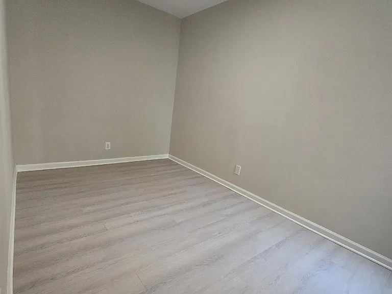 5228 Pulaski Ave — Photo 11