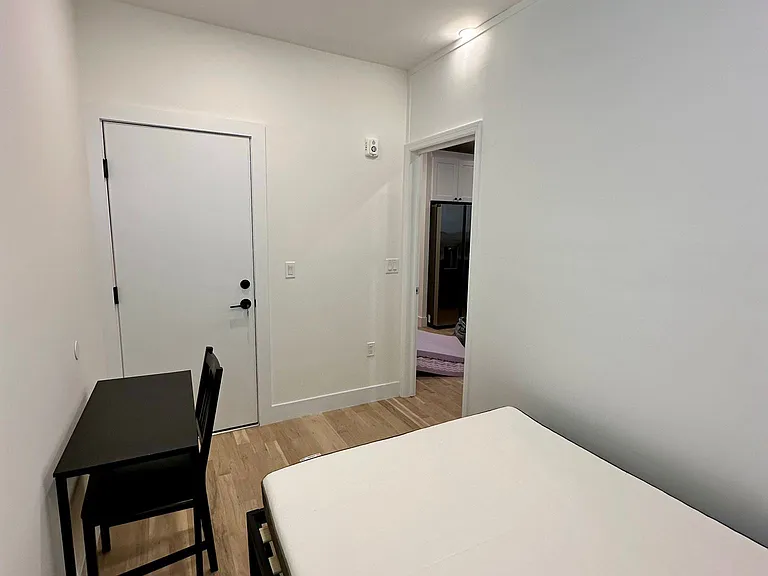 633 Newark Ave #302 — Photo 2