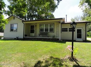 614 Wyandotte St, Seneca, MO 64865