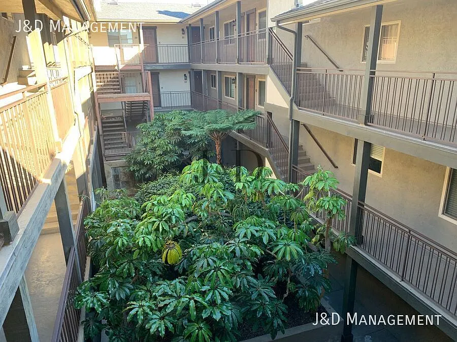 Cozy 2 Bed / 2 Bath near SDSU — Photo 3