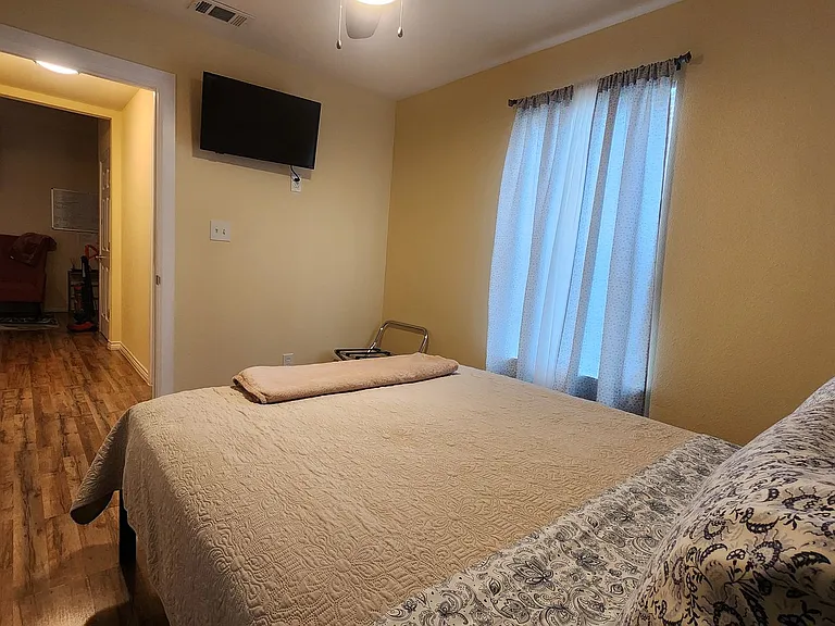 215B Shelley Ln — Photo 9