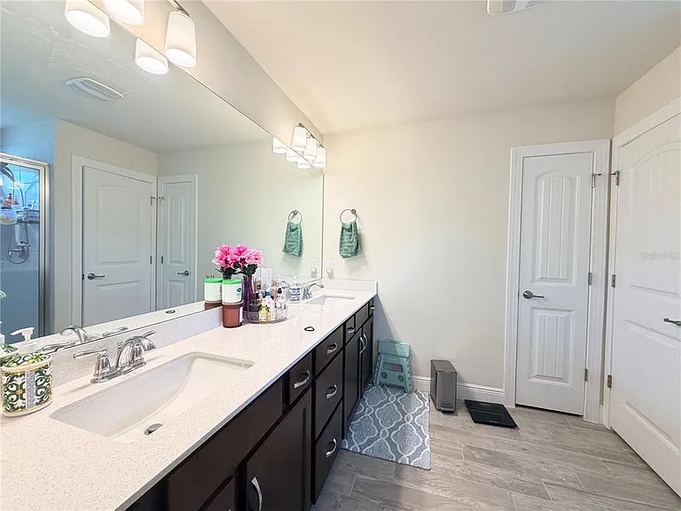 4404 Foggy Oak Ln — Photo 17