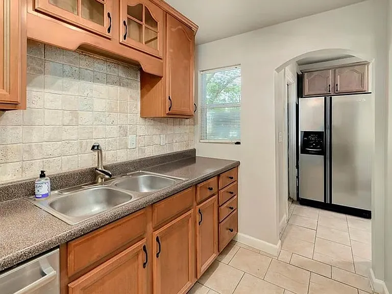 5900 Fontana St — Photo 10