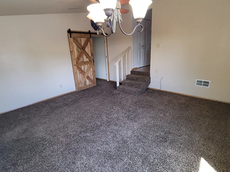 627 Highline Dr — Photo 25