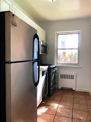 Rented by Prime Realty | media 37