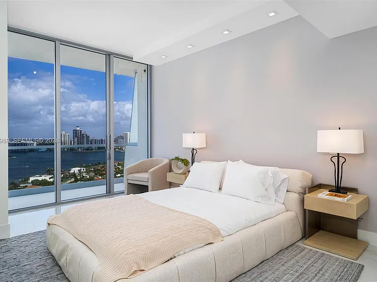 18501 Collins Ave #2003 — Photo 37