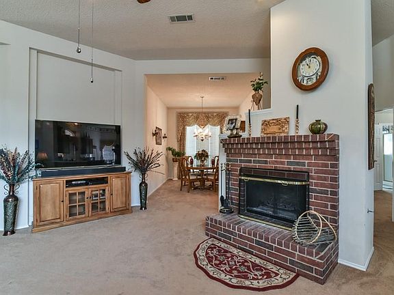 3rd image of 6907 Thunderbird Dr