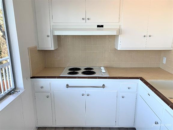 3rd image of 725 Corbett Ave APT 1
