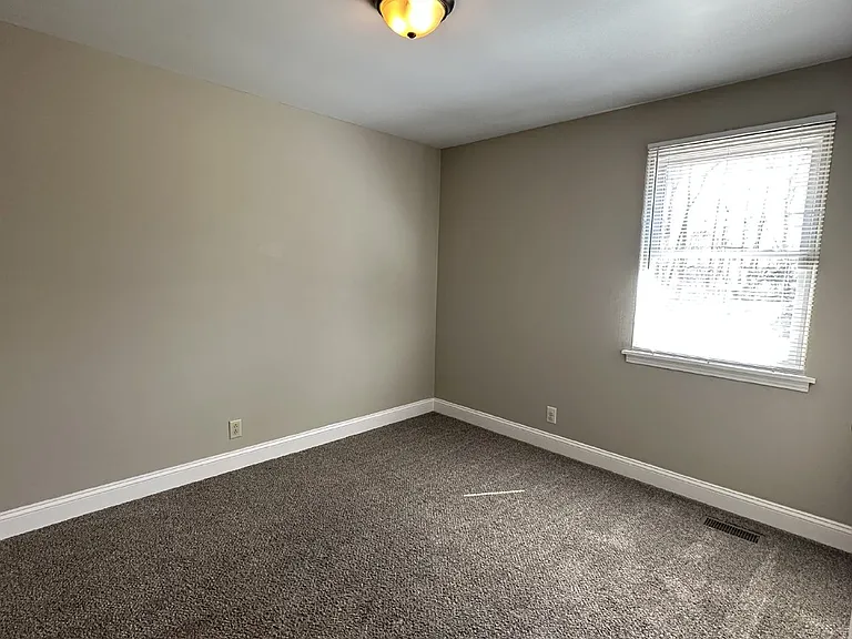 335 Woodale Dr — Photo 15