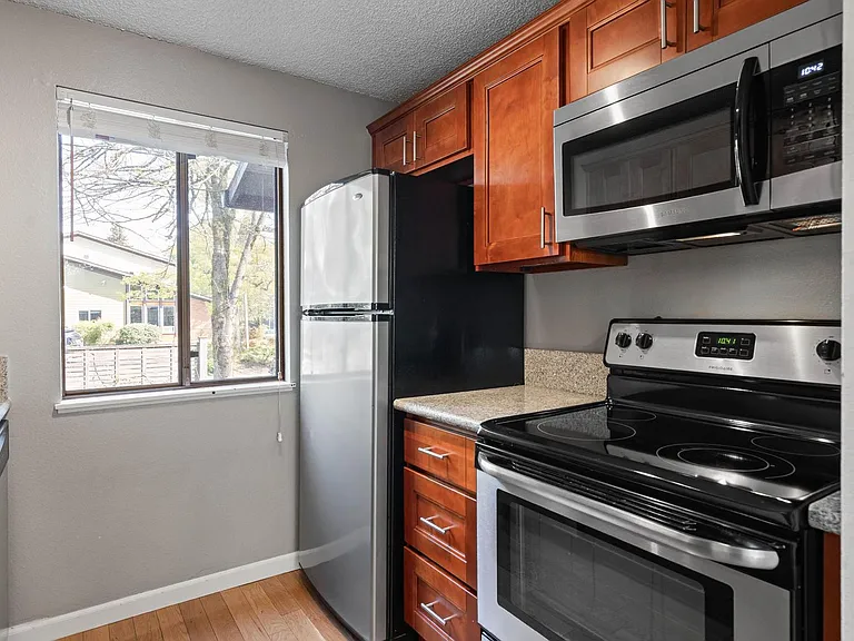 2730-2734 SE Alder St #2732 — Photo 12