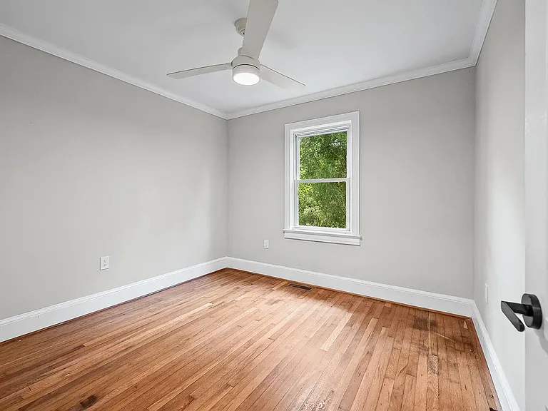 10 Amherst Ave — Photo 11